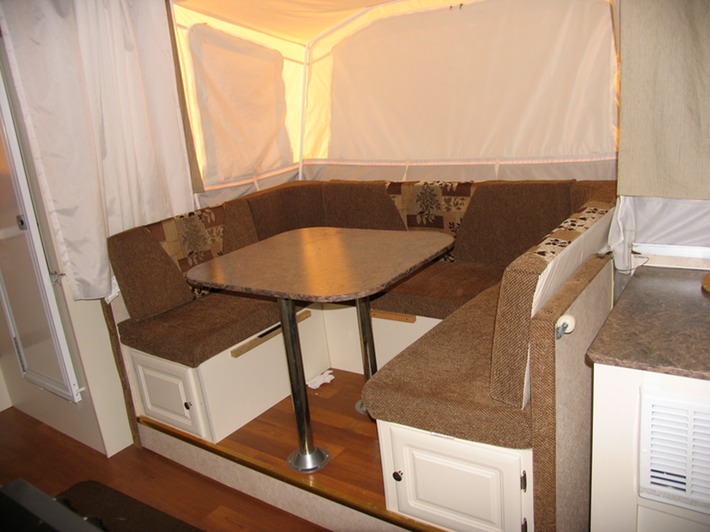 PopUp Dinette